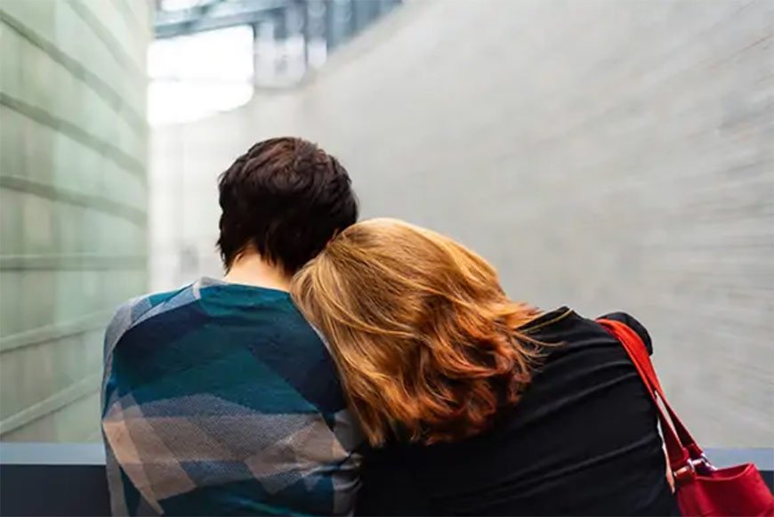 How to Comfort Someone Who is Grieving the Loss of a Loved One